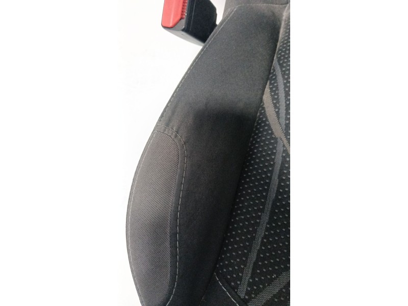 Recambio de asiento delantero izquierdo para peugeot 208 i (ca_, cc_) 1.2 vti 82 referencia OEM IAM   
							