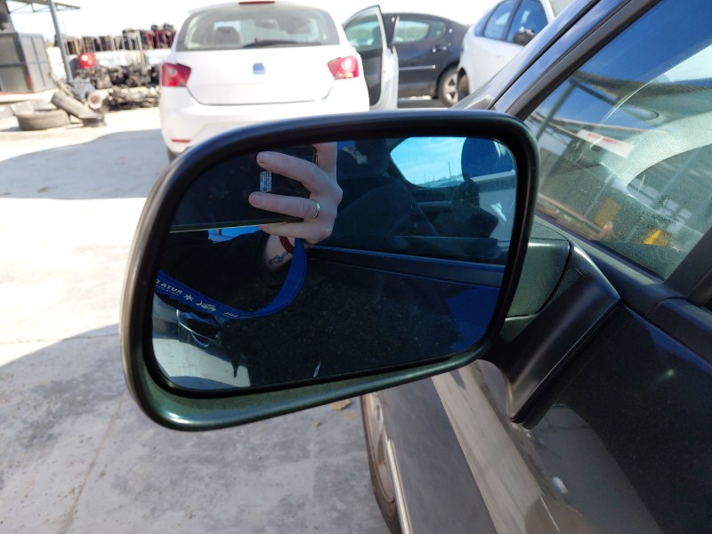 Recambio de retrovisor izquierdo para peugeot 407 (6d_) 1.6 hdi 110 (6d9hzc, 6d9hyc) referencia OEM IAM   
							
