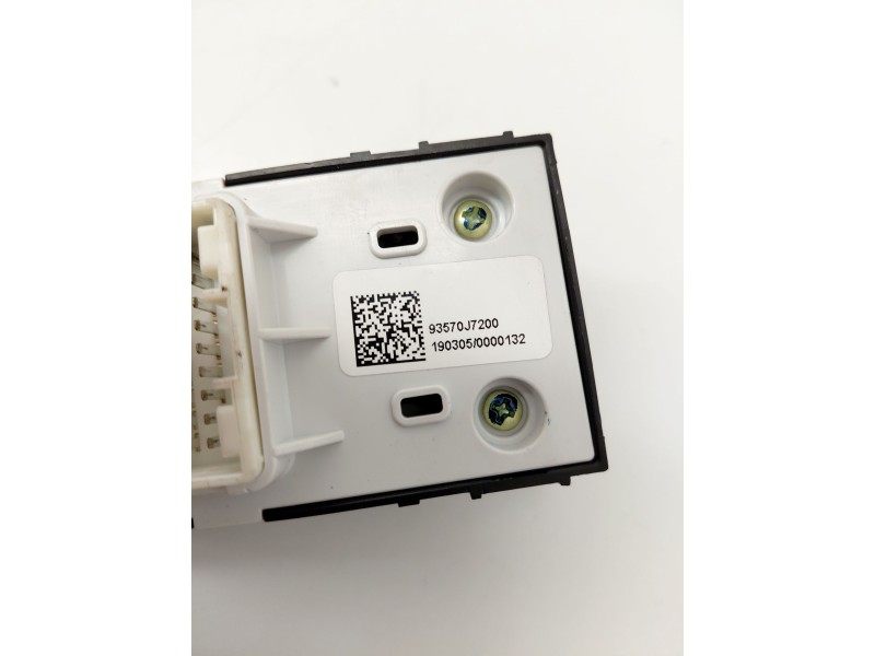 Recambio de mando elevalunas delantero izquierdo para kia ceed tourer (cd) 1.0 t-gdi referencia OEM IAM 93570J7200  