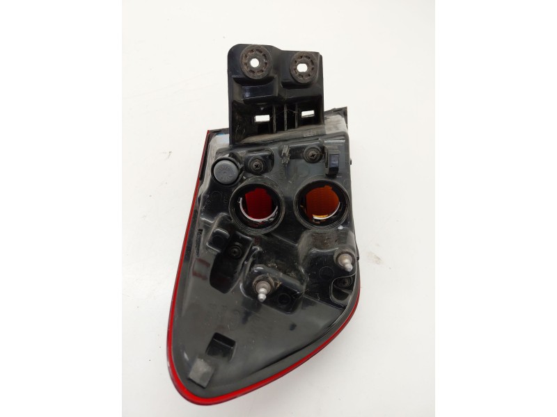 Recambio de piloto trasero derecho para kia ceed tourer (cd) 1.0 t-gdi referencia OEM IAM 92402J7100  
							