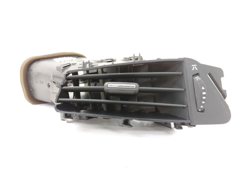 Recambio de rejilla aireadora para opel astra j (p10) 1.6 (68) referencia OEM IAM 13261539  