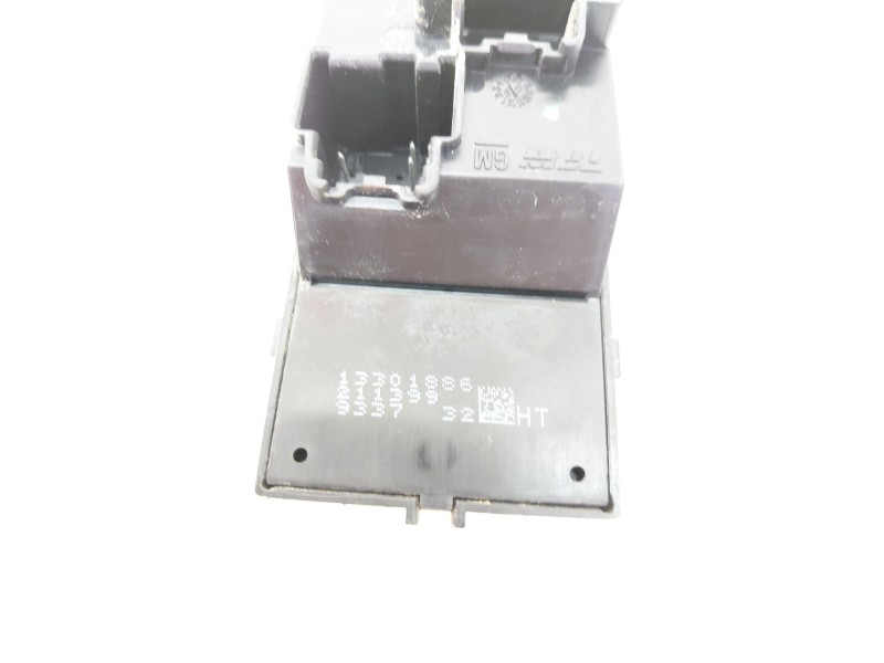 Recambio de mando elevalunas delantero derecho para opel astra j (p10) 1.6 (68) referencia OEM IAM 13301886  
							