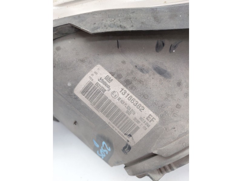 Recambio de faro derecho para opel corsa d (s07) 1.3 cdti (l08, l68) referencia OEM IAM 13186382  
							