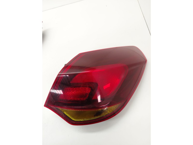 Recambio de piloto trasero derecho para opel astra j (p10) 1.6 (68) referencia OEM IAM 13306460  