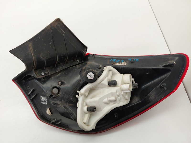 Recambio de piloto trasero izquierdo para opel astra j (p10) 1.6 (68) referencia OEM IAM 13306459  