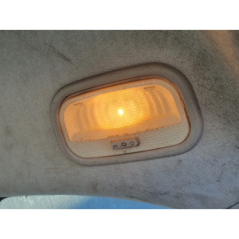 Recambio de luz interior para peugeot partner kombi 1.6 16v hdi fap referencia OEM IAM   