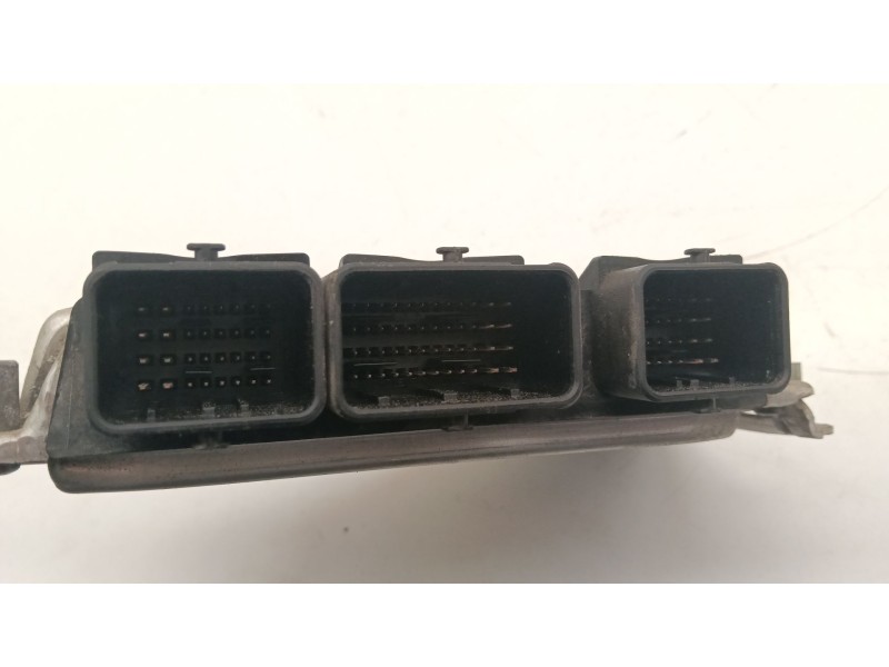 Recambio de centralita motor uce para peugeot 206 hatchback (2a/c) 1.6 16v referencia OEM IAM 0261207477  
							