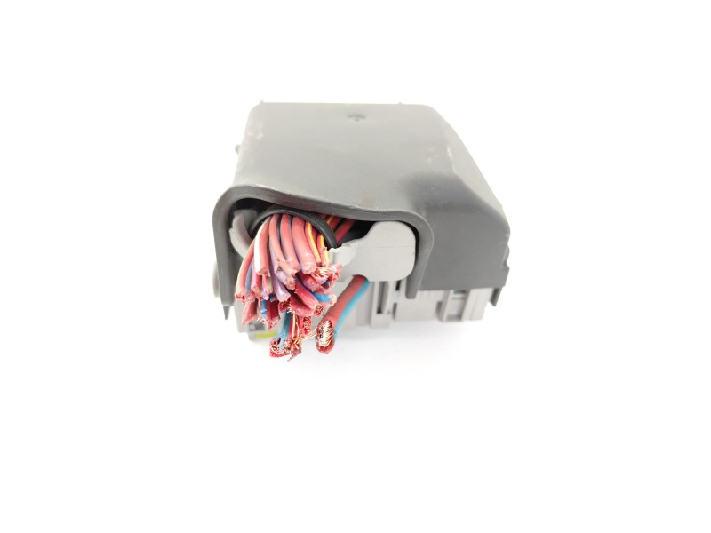 Recambio de caja reles / fusibles para opel astra j (p10) 1.6 (68) referencia OEM IAM 13222786  