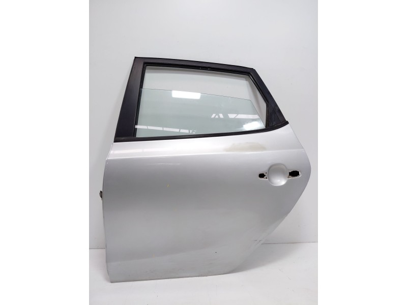 Recambio de puerta trasera izquierda para hyundai i30 (fd) 1.4 referencia OEM IAM   