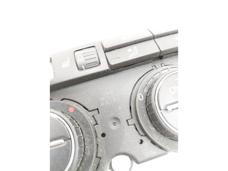 Recambio de mando climatizador para volkswagen passat b6 (3c2) 2.0 tdi 16v referencia OEM IAM 74677532  
							