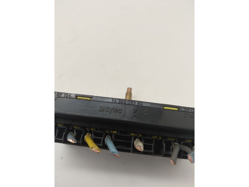 Recambio de caja reles / fusibles para peugeot 407 (6d_) 1.6 hdi 110 (6d9hzc, 6d9hyc) referencia OEM IAM 9636079380  