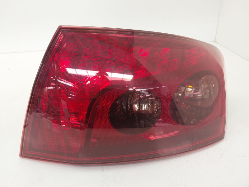 Recambio de piloto trasero derecho para peugeot 407 (6d_) 1.6 hdi 110 (6d9hzc, 6d9hyc) referencia OEM IAM   