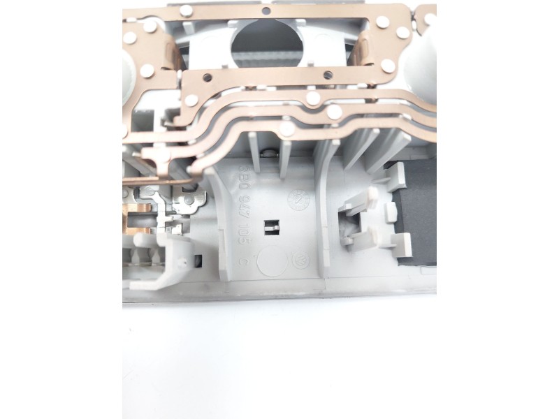 Recambio de luz interior para skoda octavia ii (1z3) 1.9 tdi referencia OEM IAM 3B0947105C  