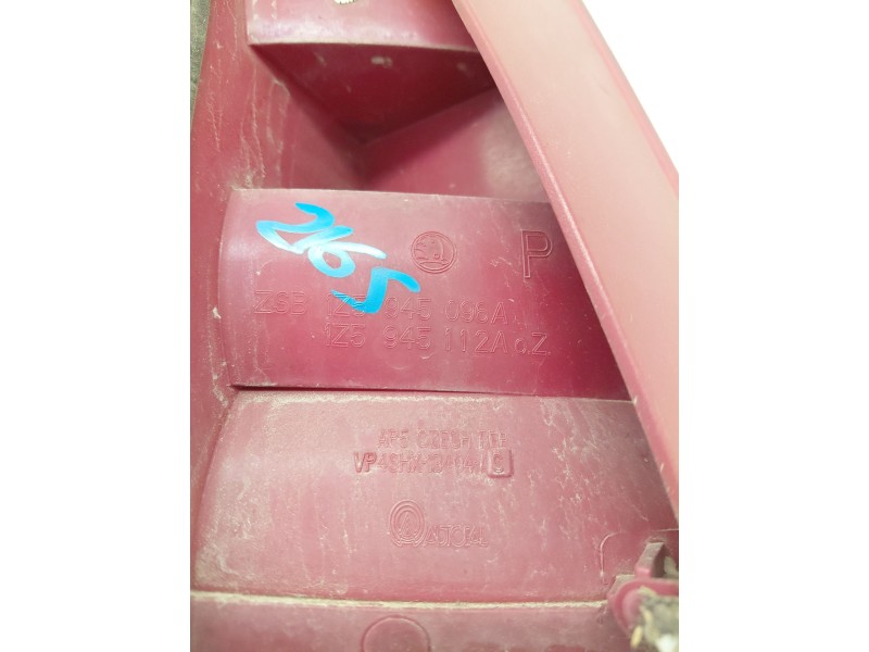 Recambio de piloto trasero derecho para skoda octavia ii (1z3) 1.9 tdi referencia OEM IAM 1Z5945096A  
							