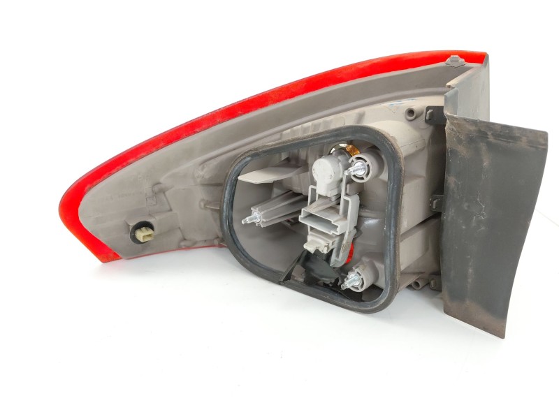 Recambio de piloto trasero derecho para ford mondeo iv (ba7) 1.8 tdci referencia OEM IAM 7S7113404A  