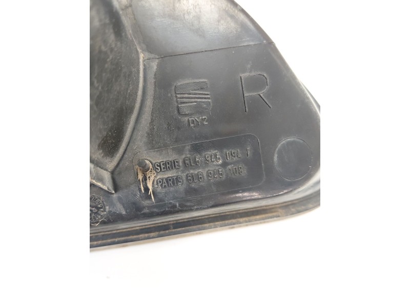 Recambio de piloto trasero derecho interior para seat ibiza iii (6l1) 1.4 16v referencia OEM IAM 6L6945094  
							
