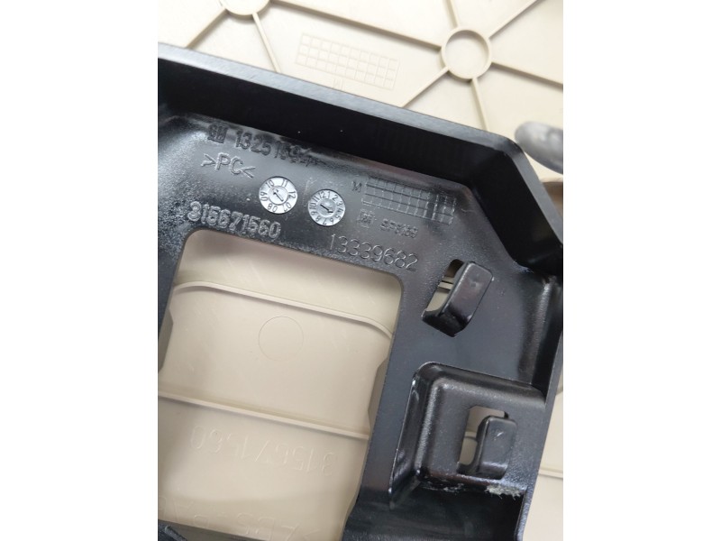 Recambio de luz interior para opel insignia a (g09) 2.0 cdti (68) referencia OEM IAM 13339682  
							