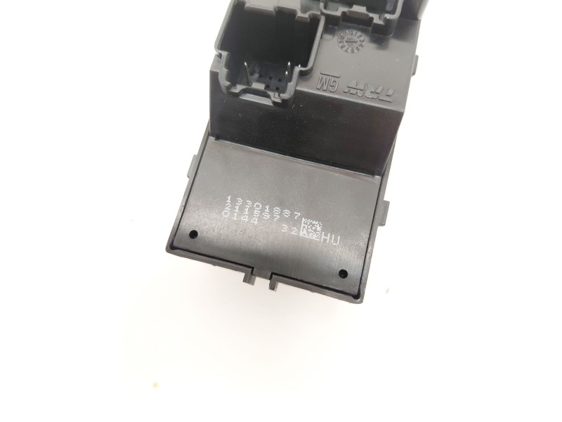 Recambio de mando elevalunas delantero derecho para opel insignia a (g09) 2.0 cdti (68) referencia OEM IAM 13301887  
							