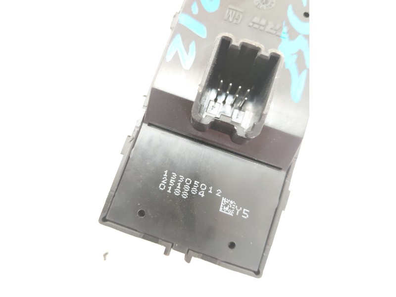 Recambio de mando elevalunas delantero izquierdo para opel insignia a (g09) 2.0 cdti (68) referencia OEM IAM 13305012  