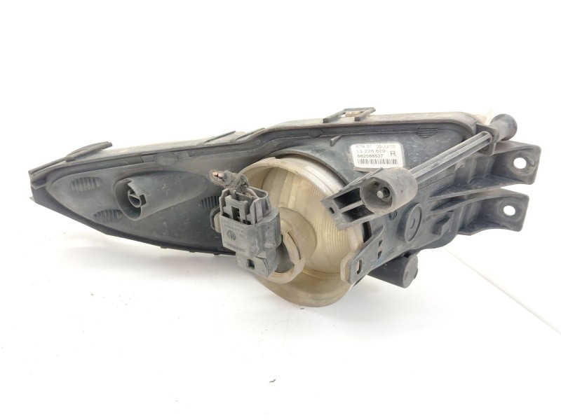 Recambio de faro antiniebla derecho para opel insignia a (g09) 2.0 cdti (68) referencia OEM IAM 13226829  
							