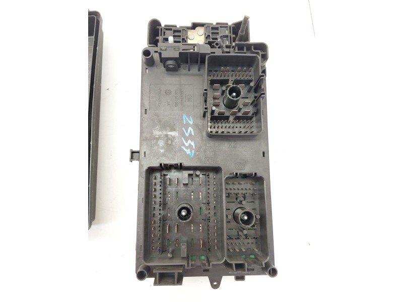 Recambio de caja reles / fusibles para opel insignia a (g09) 2.0 cdti (68) referencia OEM IAM 1334347901  