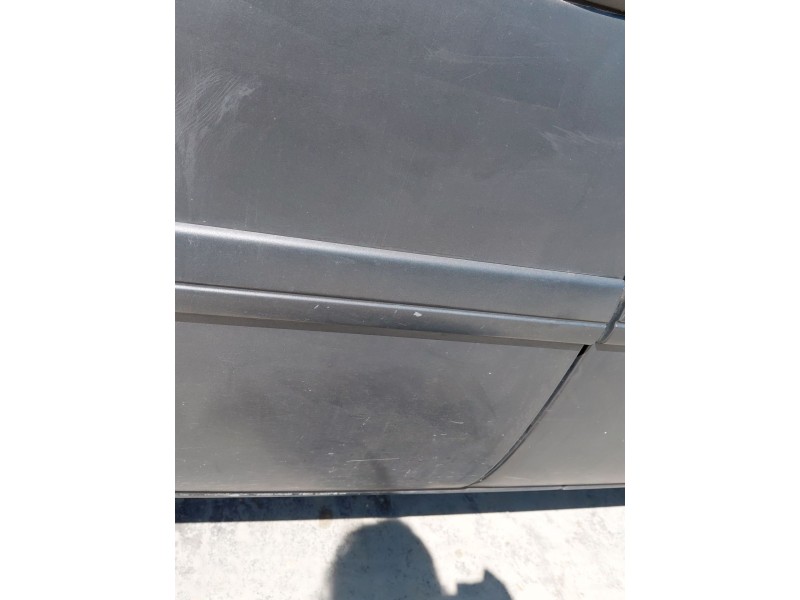 Recambio de puerta delantera izquierda para chrysler voyager iv (rg, rs) 2.8 crd referencia OEM IAM   
