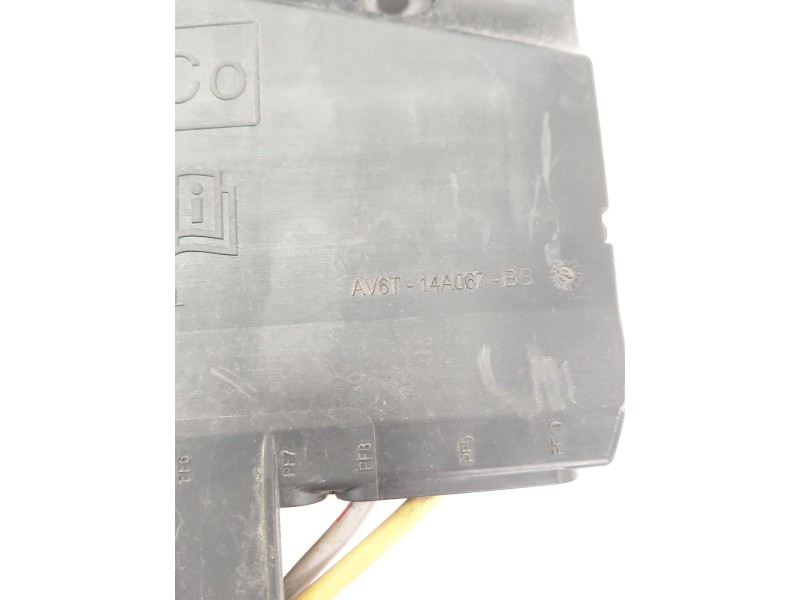 Recambio de caja reles / fusibles para ford focus iii 1.0 ecoboost referencia OEM IAM AV6T14A067BB  
							