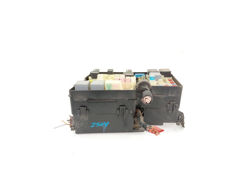 Recambio de caja reles / fusibles para ford focus iii 1.0 ecoboost referencia OEM IAM AV6714A067  