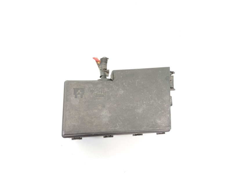 Recambio de caja reles / fusibles para ford focus iii 1.0 ecoboost referencia OEM IAM AV6714A067  
							