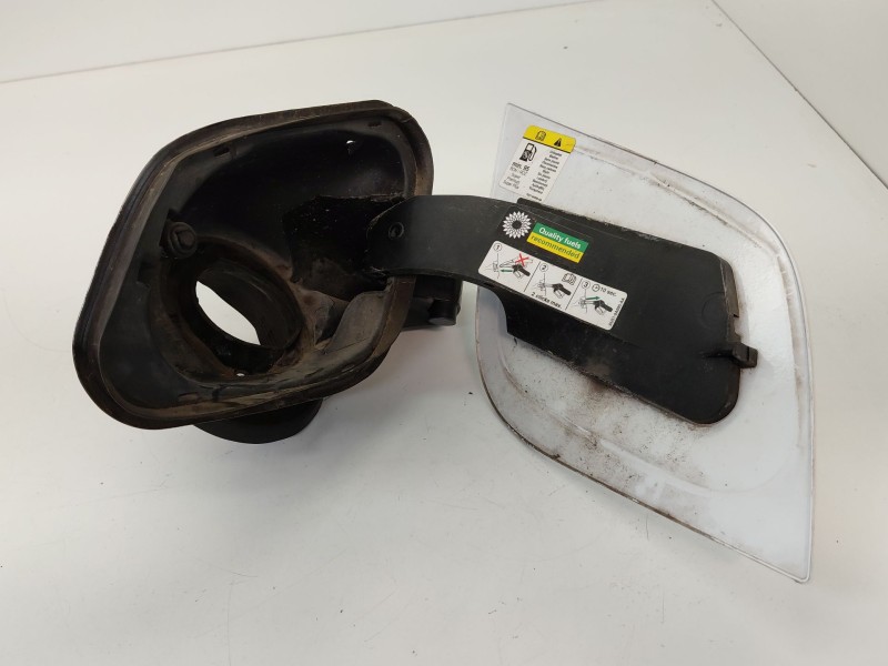Recambio de tapa exterior combustible para ford focus iii 1.0 ecoboost referencia OEM IAM BM51A27936  