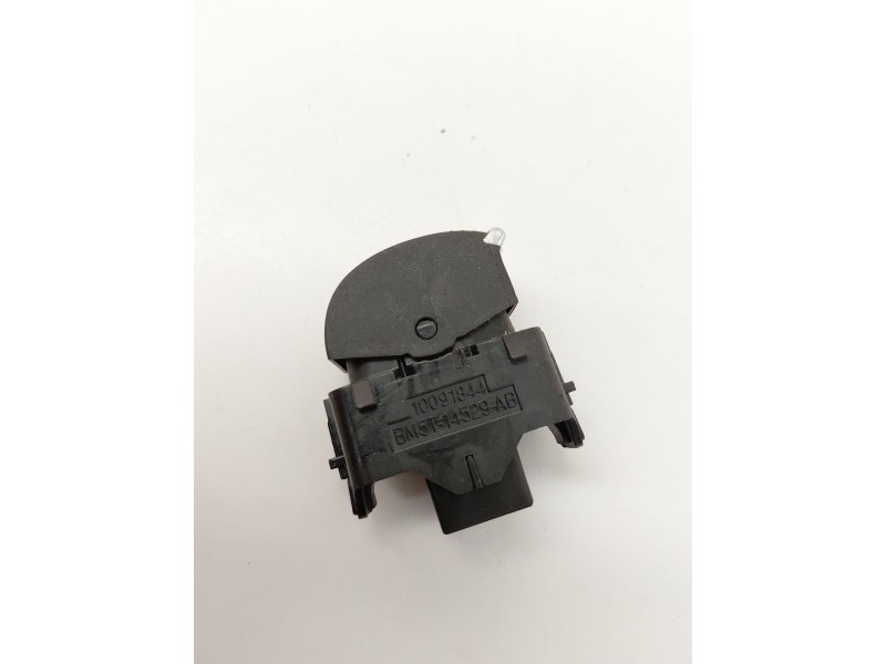 Recambio de mando elevalunas trasero derecho para ford focus iii 1.0 ecoboost referencia OEM IAM BM5T14529AB  
							