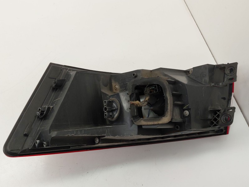 Recambio de piloto trasero izquierdo para skoda superb iii (3v3) 2.0 tdi referencia OEM IAM   