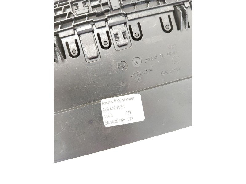 Recambio de rejilla aireadora para skoda superb iii (3v3) 2.0 tdi referencia OEM IAM 3V0819702  
							