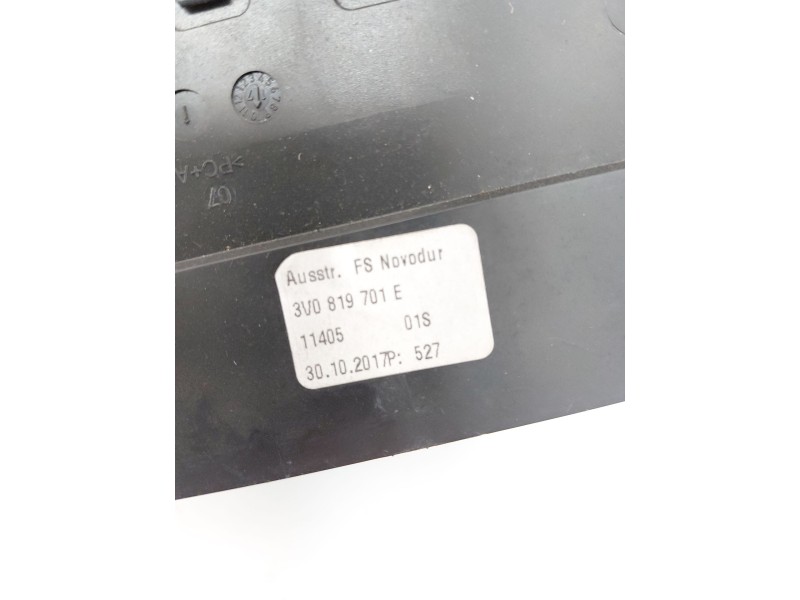 Recambio de rejilla aireadora para skoda superb iii (3v3) 2.0 tdi referencia OEM IAM 3V0819701E  