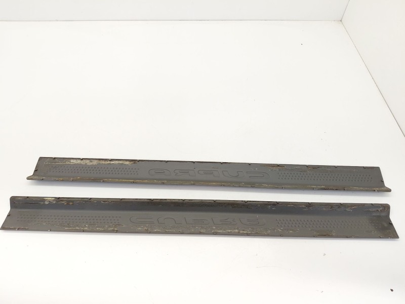 Recambio de moldura para seat ibiza ii (6k1) 1.8 t 20v cupra referencia OEM IAM   
							