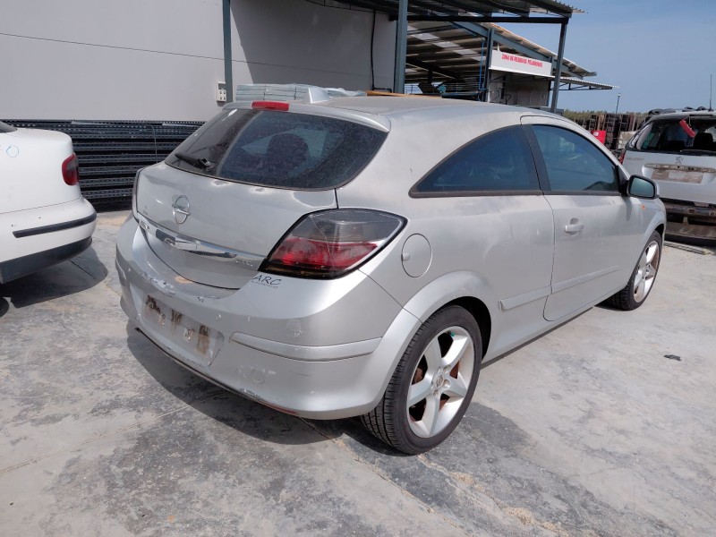 opel astra h gtc (a04) del año 2007