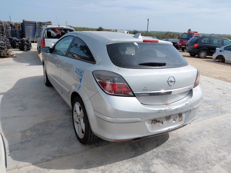 opel astra h gtc (a04) del año 2007