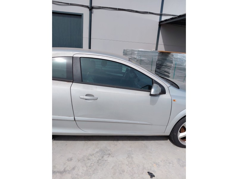 Recambio de puerta delantera derecha para opel astra h gtc (a04) 1.6 (l08) referencia OEM IAM   