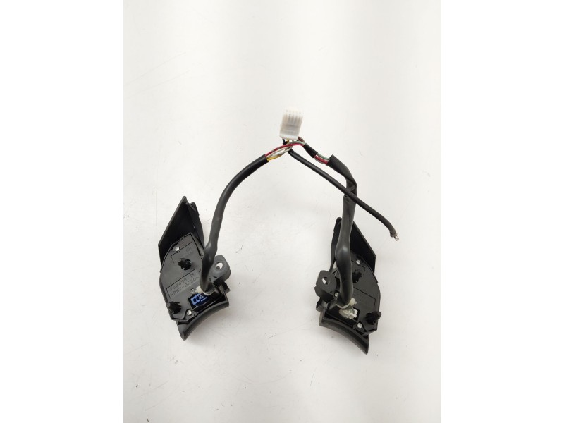 Recambio de mando volante para lexus is ii (_e2_) 220d (ale20) referencia OEM IAM 75B458  