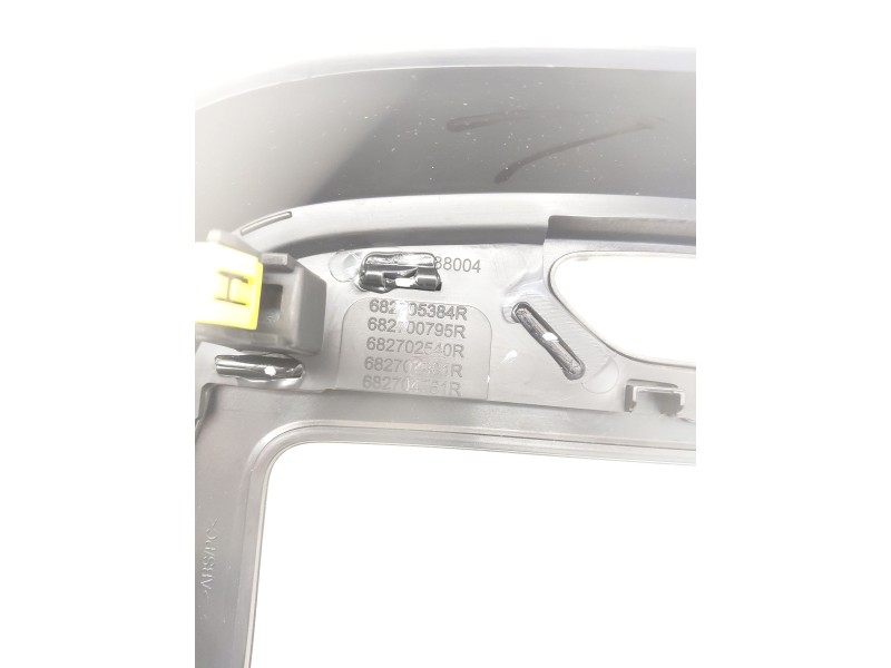 Recambio de consola central para renault captur i (j5_, h5_) 1.5 dci 90 referencia OEM IAM 682705384R  
							