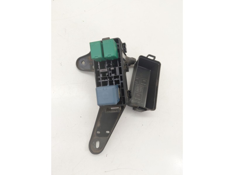Recambio de caja reles / fusibles para lexus is ii (_e2_) 220d (ale20) referencia OEM IAM 8266253110  