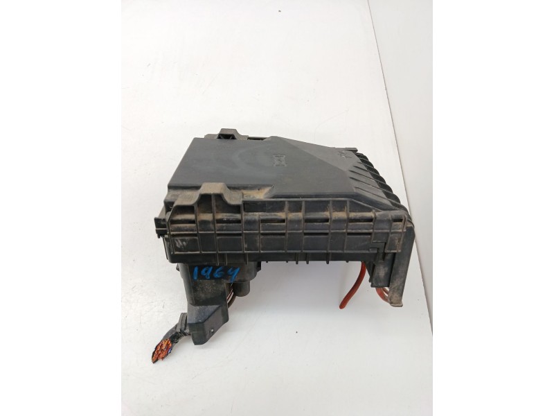 Recambio de caja reles / fusibles para seat altea xl (5p5, 5p8) 1.6 tdi referencia OEM IAM 8H110510  
							