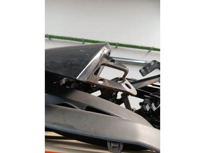 Recambio de aleron trasero para renault captur i (j5_, h5_) 1.5 dci 90 referencia OEM IAM   
							