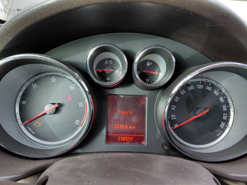 Recambio de cuadro instrumentos para opel insignia a (g09) 2.0 cdti (68) referencia OEM IAM 13333344  
							