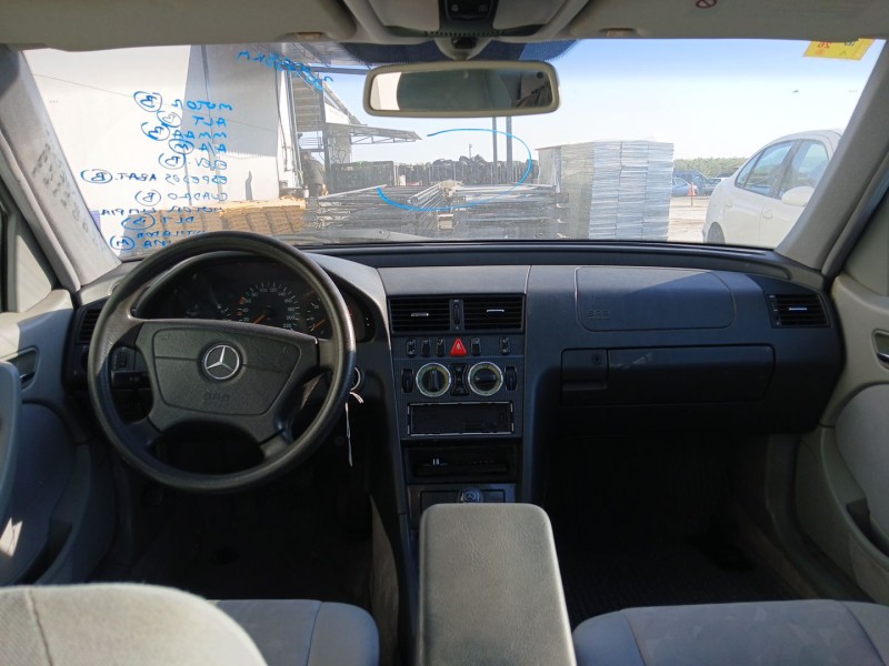 mercedes-benz clase c (w202) del año 1999
							