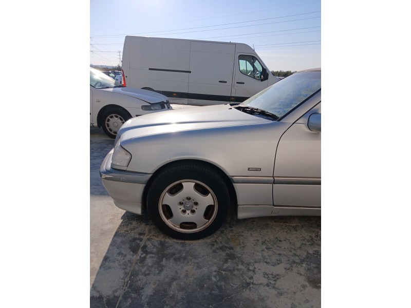 Recambio de aleta delantera izquierda para mercedes-benz clase c (w202) c 200 cdi (202.134) referencia OEM IAM   