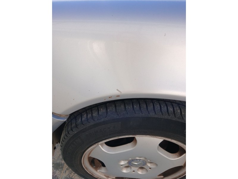 Recambio de aleta delantera izquierda para mercedes-benz clase c (w202) c 200 cdi (202.134) referencia OEM IAM   