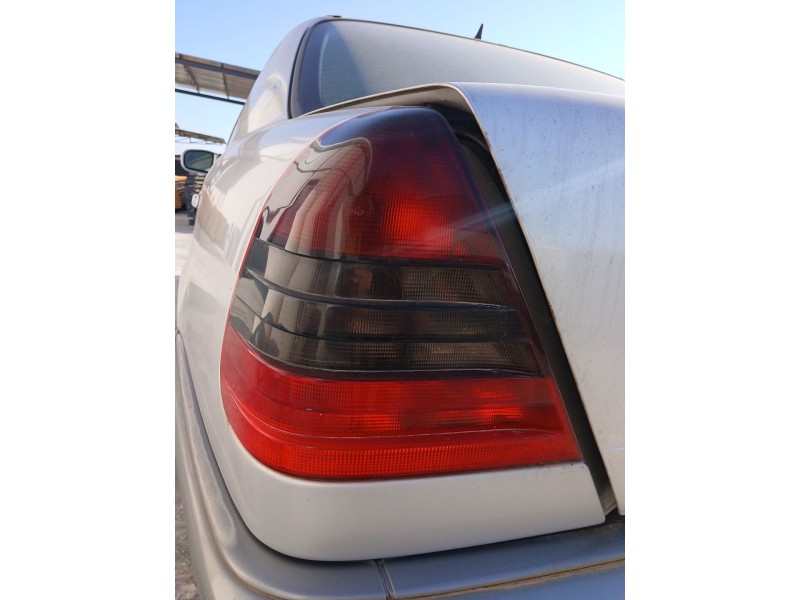 Recambio de piloto delantero izquierdo para mercedes-benz clase c (w202) c 200 cdi (202.134) referencia OEM IAM   
							