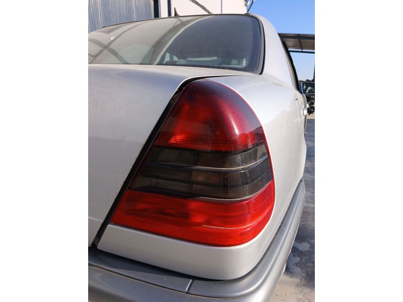 Recambio de piloto delantero derecho para mercedes-benz clase c (w202) c 200 cdi (202.134) referencia OEM IAM   
							