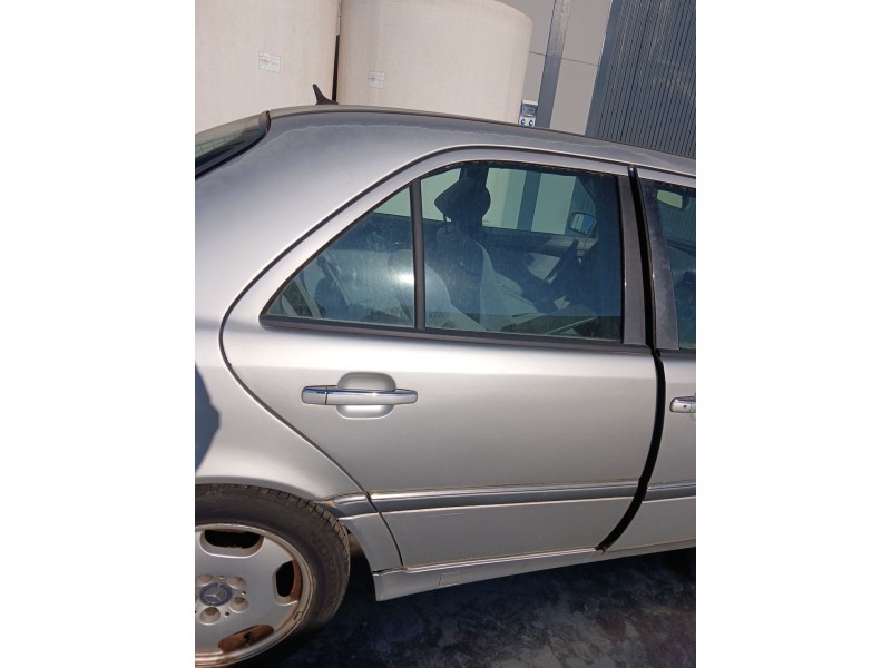 Recambio de puerta trasera derecha para mercedes-benz clase c (w202) c 200 cdi (202.134) referencia OEM IAM   